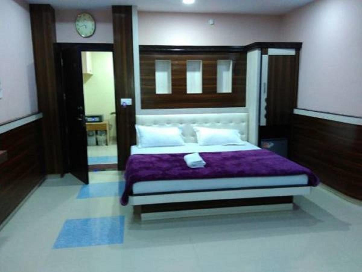 Hotel Blue Star Datia Ngoại thất bức ảnh