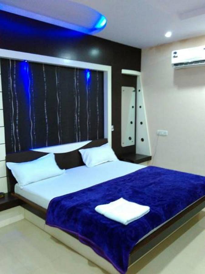 Hotel Blue Star Datia Ngoại thất bức ảnh