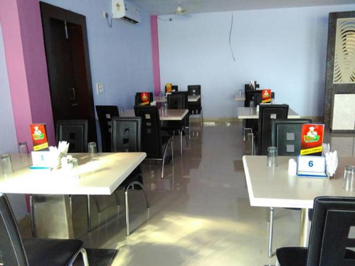 Hotel Blue Star Datia Ngoại thất bức ảnh